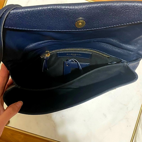 Classic edge envelope strap clutch leather bag! - Picture 5 of 13